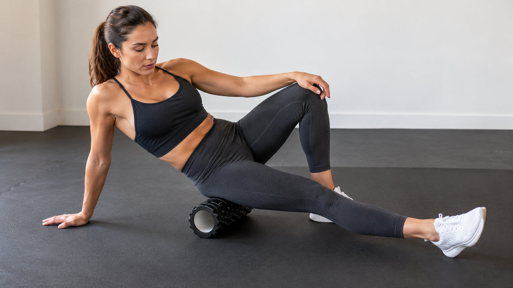 Glutes foam rolling posture