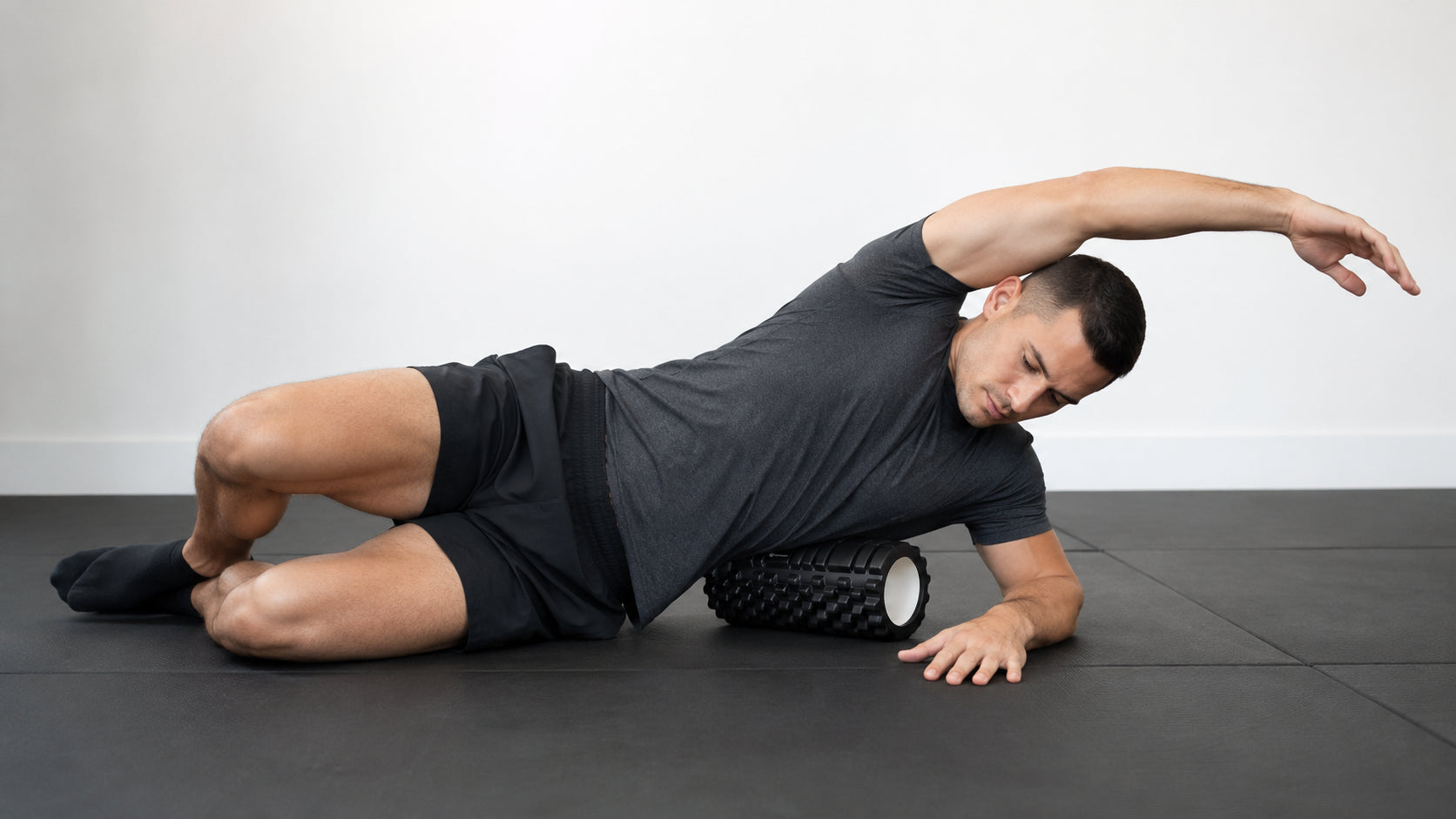 Lats foam rolling posture